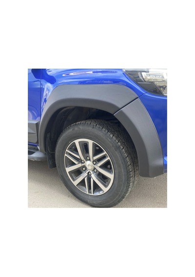 Toyota Hilux 2015-2020 Dodik Seti Mat Siyah Çamurluk Dodik Off-road Görünüm