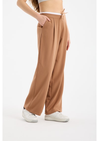 Gugus Kadın Wide Leg Kumaş Bol Paça Pantolon Beli Bağcıklı Beyaz Garni Detaylı Fermuar Kapamalı Bej Gugus Kadın Wide Leg Kumaş Bol Paça Pantolon Beli Bağcıklı Beyaz Garni Detaylı Fermuar Kapamalı Bej