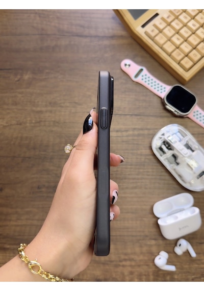 Apple iPhone 17 Pro Max Uyumlu Süper İnce Mat Ultra Thin Silikon Kılıf Siyah