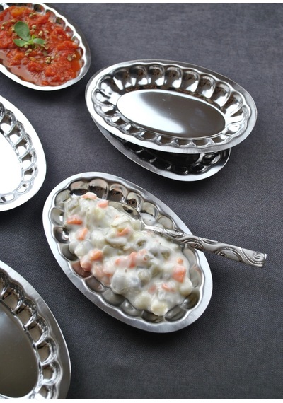 4'lü Çelik Dilimli Küçük Kayık Tabak Dilimli Kayık Tabağı Mini Meze Kahvaltı Sunum Kase 18x11 Cm Metal