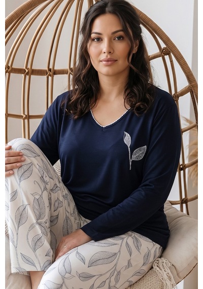 Siyah İnci Lacivert Desenli Nakışlı Büyük Beden Battal Boy Viskon Örme Pijama Takım 26224830 Siyah İnci Lacivert Desenli Nakışlı Büyük Beden Battal Boy Viskon Örme Pijama Takım 26224830
