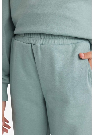 Defacto Kız Çocuk Standart Fit Basic Düz Beli Lastikli Jogger Eşofman Altı Y1226a625augn1129 Yeşil Defacto Kız Çocuk Standart Fit Basic Düz Beli Lastikli Jogger Eşofman Altı Y1226a625augn1129 Yeşil
