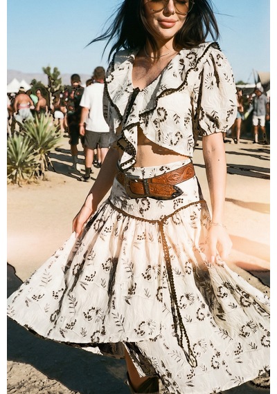 Fashion Cocktail Nakışlı İşlemeli Güpürlü Önden Bağlamalı Balon Kol Crop Bluz Ve Yırtmaçlı Asimetrik Uzun Yırtmaç Efekt Etek Yazlık Romantik Vintage Retro Bohem İkili Takım Kadın Set siyah Fashion Cocktail Nakışlı İşlemeli Güpürlü Önden Bağlamalı Balon Kol Crop Bluz Ve Yırtmaçlı Asimetrik Uzun Yırtmaç Efekt Etek Yazlık Romantik Vintage Retro Bohem İkili Takım Kadın Set siyah