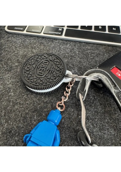 Oreo Görünümlü Apple Uyumlu AirTag İçin Tasarlanmış Kılıf Anahtarlık Keychain