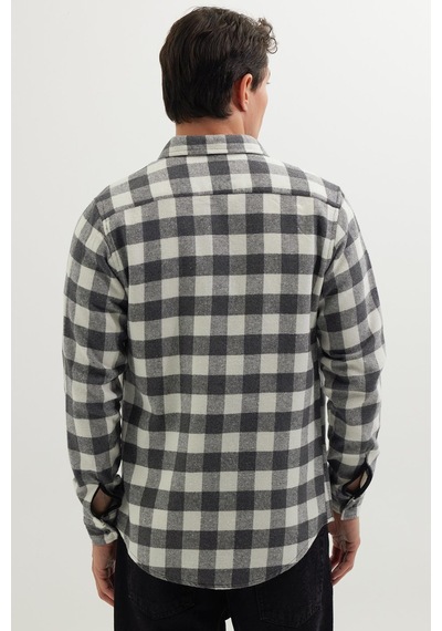 Tudors Erkek Slim Fit Dar Kesim Uzun Kollu Cepli Kareli Dama Desenli Kışlık Oduncu Gömlek-41543 Çok Renkli Tudors Erkek Slim Fit Dar Kesim Uzun Kollu Cepli Kareli Dama Desenli Kışlık Oduncu Gömlek-41543 Çok Renkli