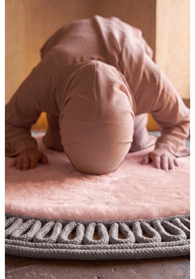Mihraplı Peluş Seccade 75x130 Cm Süet Taban Yıkanabilir Yumuşak Namaz Halısı Pembe & Gri