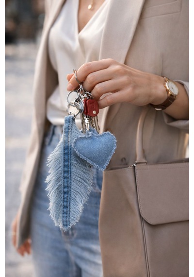 El İşçiliği Kalp Yaprak Detaylı Denim Çanta Charm Mavi