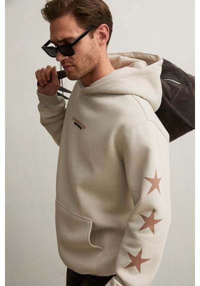 Grimelange Tuxon Erkek Yumuşacık İçi Polarlı Baskı Detaylı Kangru Cepli Regular Taş Rengi Sweatshirt Taş Rengi