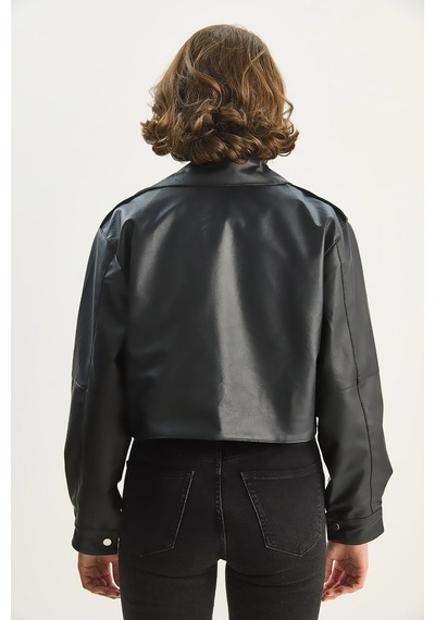 Shade Kadın Geniş Cep Detaylı Kemerli Oversize Crop Deri Ceket 3129 60284102 - Siyah