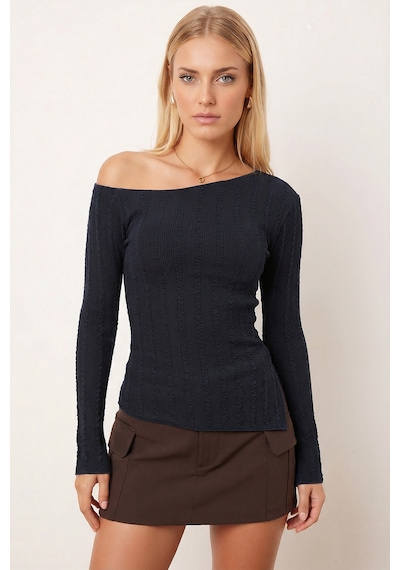 Armonika Kadın Lacivert Asimetrik Yaka Yandan Yırtmaçlı Bluz Arm-26k001066