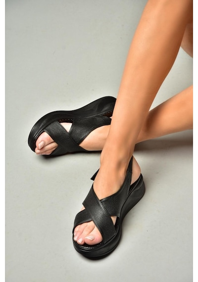 Fox Shoes S713030709 Siyah Çapraz Bantlı Kadın Sandalet Siyah