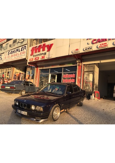 BMW\E34 M5 YAN MARŞPİYEL- Fiber-Boyasız