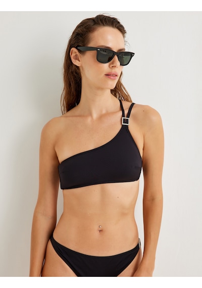 Koton Tek Omuz Bikini Üstü Taşlı Metal Toka Detaylı Mat Kumaş Dokulu Siyah 4sak10024mm Siyah Koton Tek Omuz Bikini Üstü Taşlı Metal Toka Detaylı Mat Kumaş Dokulu Siyah 4sak10024mm Siyah