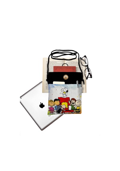 Askılı Kitap / Tablet / Ebook Çantası – Kılıfı ( Snoopy ) Çok Renkli