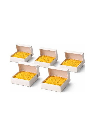 Beyaz Karton Takı Kutusu 9,5x9,5x2 Cm Kapaklı Model 5 Adet + Sarı Kırpık Kağıtlı