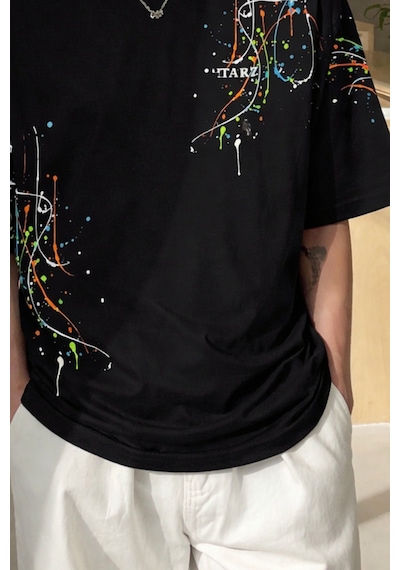Tarz Cool Erkek Oversize Baskılı Tişört Renkli Boya Desenli Modern Streetwear Siyah