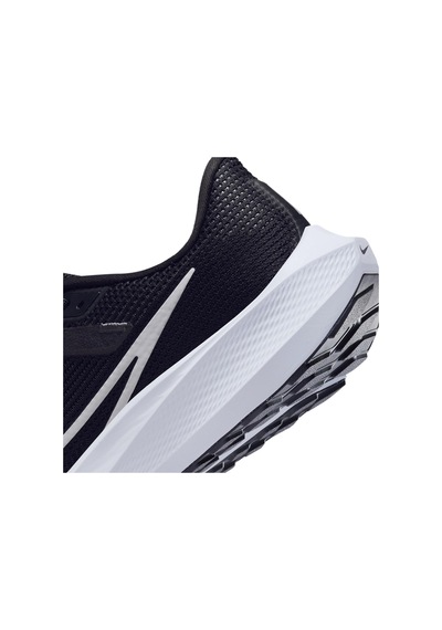 Nike Pegasus 40 Erkek Koşu Ayakkabısı Siyah React Ve Air Zoom Destekli Running Ayakkabı Dv3853-001 SİYAH-BEYAZ Nike Pegasus 40 Erkek Koşu Ayakkabısı Siyah React Ve Air Zoom Destekli Running Ayakkabı Dv3853-001 SİYAH-BEYAZ