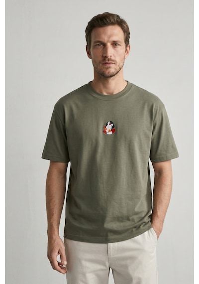 Elemge %100 Pamuk Compact Penye Süprem Haki Penguen Nakışlı Trend Fit Erkek Tok Kumaş T-shirt Rahat Kesim Elemge %100 Pamuk Compact Penye Süprem Haki Penguen Nakışlı Trend Fit Erkek Tok Kumaş T-shirt Rahat Kesim