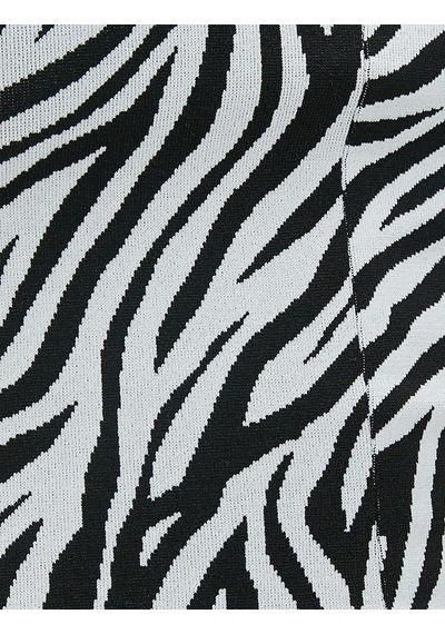 Koton Crop Tişört Zebra Desenli Yarım Fermuarlı Polo Yaka Siyah Desenli 3sak50442ek