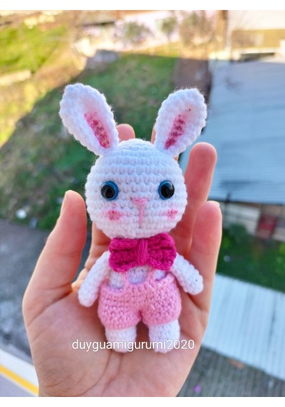 Amigurumi Tulumlu Tavşan Anahtarlık Aksesuar Oyuncak
