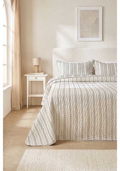 Ocean Home Textile Pamuklu Kapitoneli Antrasit Renk Çizgi Desen Çift Kişilik Yatak Örtüsü Seti 1 Adet 250 X 230 / 2 Adet 50 X 70 Cm