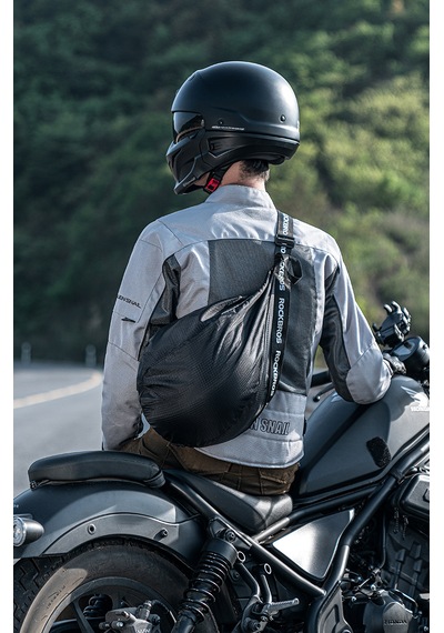 Rockbros 7l Reflektörlü Unisex Motorcu Kask Çantası Antrasit - Siyah