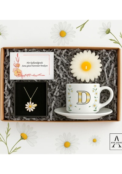 Bk Gift Kişiye Özel Papatya Temalı Hediye Seti-1 Kolye, Mum, Türk Kahvesi Fincanı, Not Kartı Ve Özel Kutulu Sevgiliye Hediye, Arkadaşa Hediye Kobitm