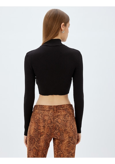 Koton Koton X Zeynep Bastık - Boğazlı Triko Crop Kazak Uzun Kollu Slim Fit Siyah 5wak90560ht Siyah