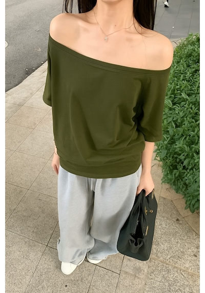 Haki Kadın Düşük Omuz Kayık Yaka Oversize T-shirt Haki