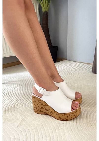 Preshley Kadın Pure Beyaz 10 Cm Dolgulu Yazılı Mantar Taban Ayakkabı