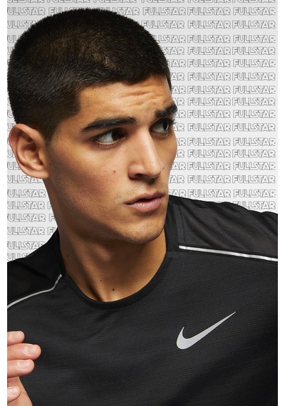 Nike Miler Dri Fit Running Tee Black Reflektörlü Koşu Antrenman Tişörtü Siyah Siyah Nike Miler Dri Fit Running Tee Black Reflektörlü Koşu Antrenman Tişörtü Siyah Siyah