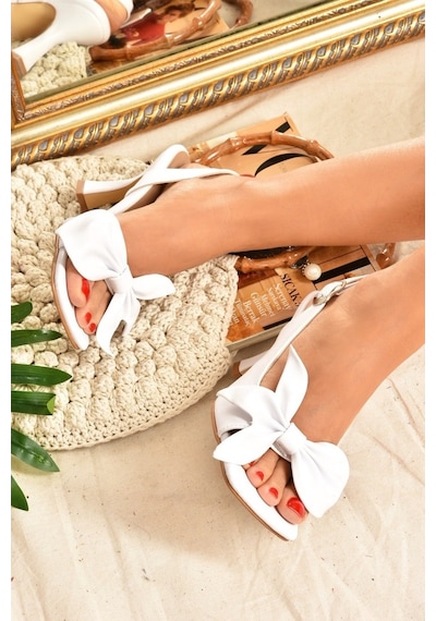 Fox Shoes Beyaz Kurdele Detaylı Kadın Topuklu Ayakkabı K749384909