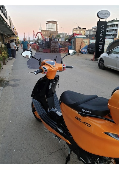Motocam Yuki Gelato 125 Ön Cam 2023-2026 Model 43cm Füme Renkli 4mm Aparatsız