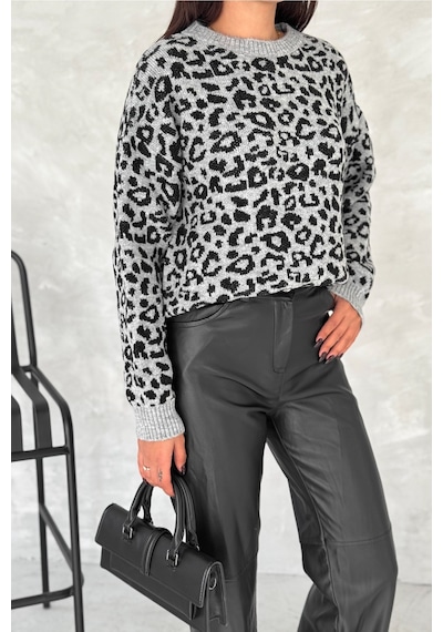 Femelle Kadın Gri Standart Beden Leopar Desen Oversize Triko Kazak