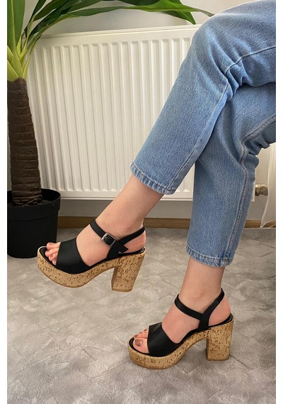 Preshley Kadın Romina Siyah Tek Bantlı 10 Cm Platfom Topuklu Mantar Taban Sandalet Siyah Preshley Kadın Romina Siyah Tek Bantlı 10 Cm Platfom Topuklu Mantar Taban Sandalet Siyah