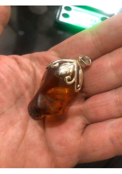 Doğal Kaya Damla Kehribar Kolye Ucu Otantik Gümüş Aparatlı 16,48 Gram