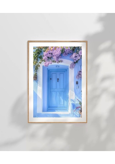Çerçevesiz Poster Çiçeklerin Ardındaki Kapı