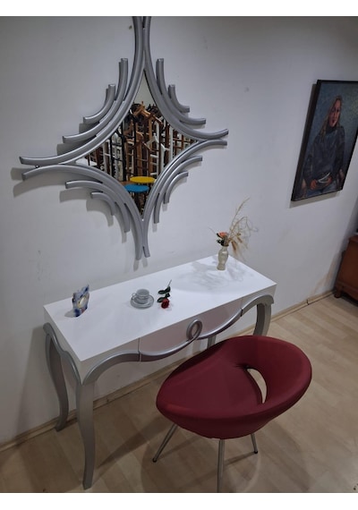 Dresuar Cnc Kabartma 90666 Model Aynalı Tombik Sandalye Ayak Parlak Beyaz Gri Renk Beyaz - Gri Dresuar Cnc Kabartma 90666 Model Aynalı Tombik Sandalye Ayak Parlak Beyaz Gri Renk Beyaz - Gri