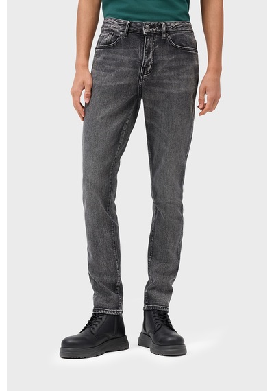 Armani Exchange Pamuklu Slim Fit Dar Paça Jeans Erkek Kot Pantolon Xm000070 Af27143 Mc002 Siyah Armani Exchange Pamuklu Slim Fit Dar Paça Jeans Erkek Kot Pantolon Xm000070 Af27143 Mc002 Siyah