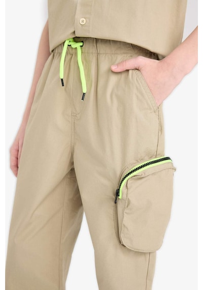 DeFacto Erkek Çocuk Kargo Cepli Jogger Paça Paraşüt Pantolon E1556A825SMKH271