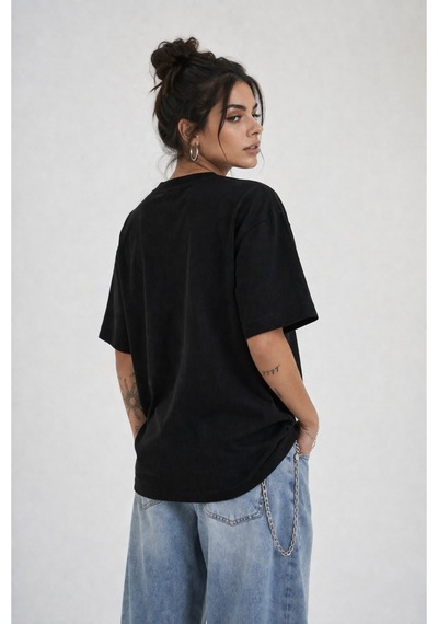 Modivibe Kadın Oversize T-shirt %100 Organik Pamuklu Kalın Dokulu Fit Yuvarlak Yakalı Siyah Modivibe Kadın Oversize T-shirt %100 Organik Pamuklu Kalın Dokulu Fit Yuvarlak Yakalı Siyah