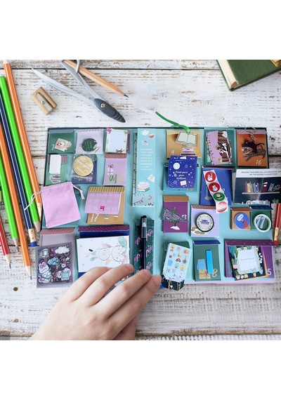 "bookworm Delight Advent Takvimi - Masa, Breakroom Ve Ev Dekoru İçin 24 Eşsiz Edebi Sürprizler"