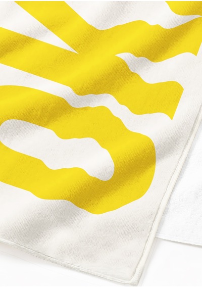 Sarı Okay Yazı Tipografik Plaj Havlusu - Modern Minimal Beyaz Hızlı Kuruyan Mikrofiber Havlu Kuru İncir