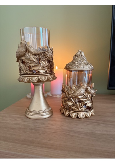 Kuşlu Ayaklı Ve Kapaklı Dekoratif Cam Mumluk & Şekerlik Seti Eskitme Altın Yaldız 2'li Şamdan & Fanus Kavanoz 27x12 Cm & 23x12 Cm Çok Renkli