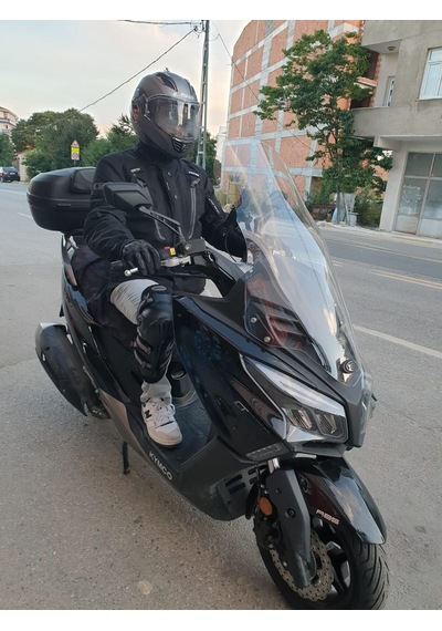 Motocam Kymco Xtown Ct 250 Ön Cam 2020-2026 Model 83cm Şeffaf Renkli 4mm Uzun