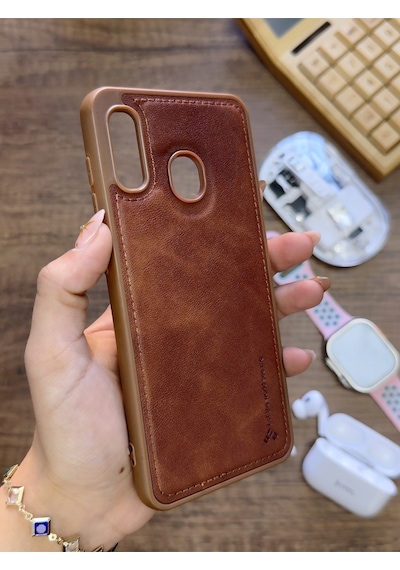 Samsung Galaxy A20 / A30 Uyumlu Premium Deri Dokulu Darbelere Karşı Dayanıklı Nazal Silikon Kılıf Kahverengi