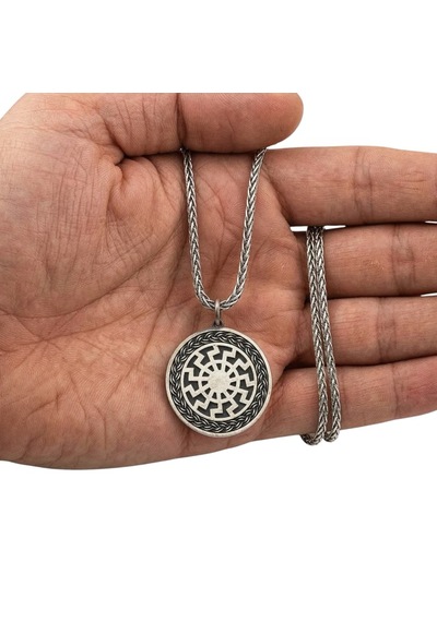 925 Ayar Gümüş Ancient Sun Circle Kolye Antik Güneş Tekerleği Sembolü Minimalist Yuvarlak Kolye Ucu, Erkek Kadın Silver Amulet Kolye 2.5 Cm Gümüş