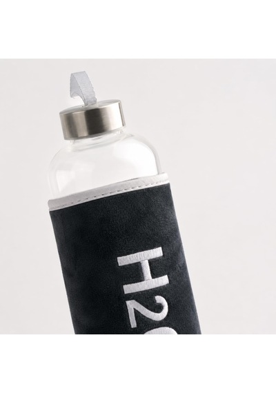 Deconox Peluş Kılıflı Cam Matara 1000 Ml, Siyah H2o Nakışlı Kılıf, Taşıma Askılı Metal Görünüml Şeffaf