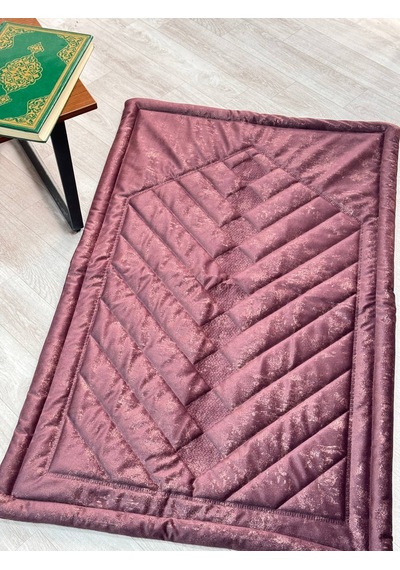 Mürdüm Nakış İşlemeli Kadife Seccade Mürdüm