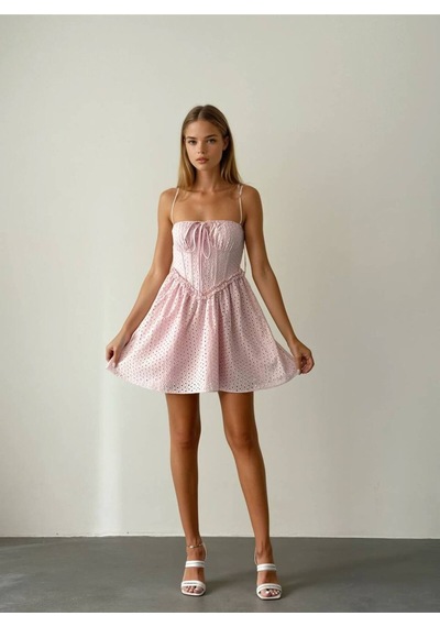 Fashion Cocktail İnce Bağcıklı Askılı Büstiyer Detaylı Göğüs Kısmı Büzgülü Delikli Brode Party Parti Elbise Pembe Fashion Cocktail İnce Bağcıklı Askılı Büstiyer Detaylı Göğüs Kısmı Büzgülü Delikli Brode Party Parti Elbise Pembe